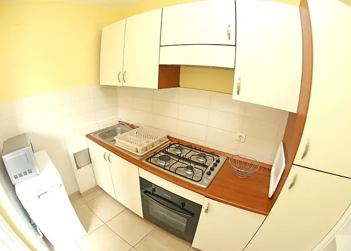Solaris Modern With Sea View & Free Private Parking