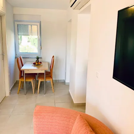 Solaris Modern Apartments With Free Private Parking