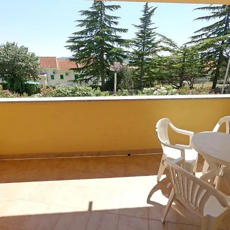 Solaris - With Private Parking