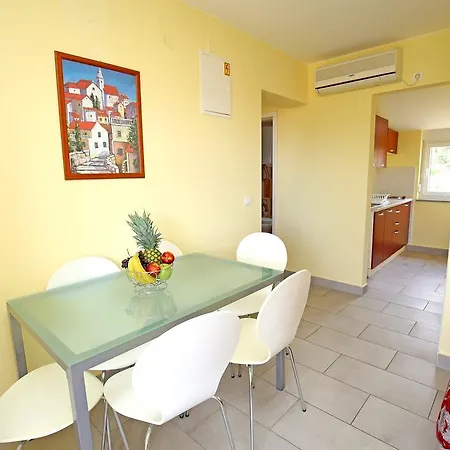 Solaris Modern & Comfortable Apartments With Free Private Parking 公寓
