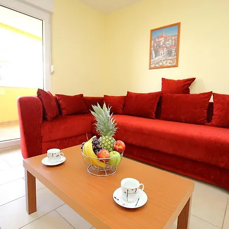 Solaris Modern & Comfortable Apartments With Free Private Parking 公寓 *