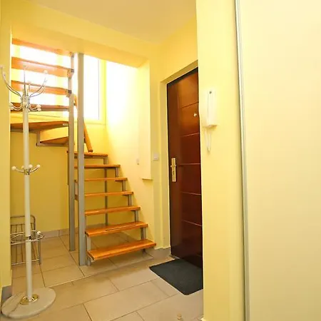 Solaris Modern & Comfortable Apartments With Free Private Parking
