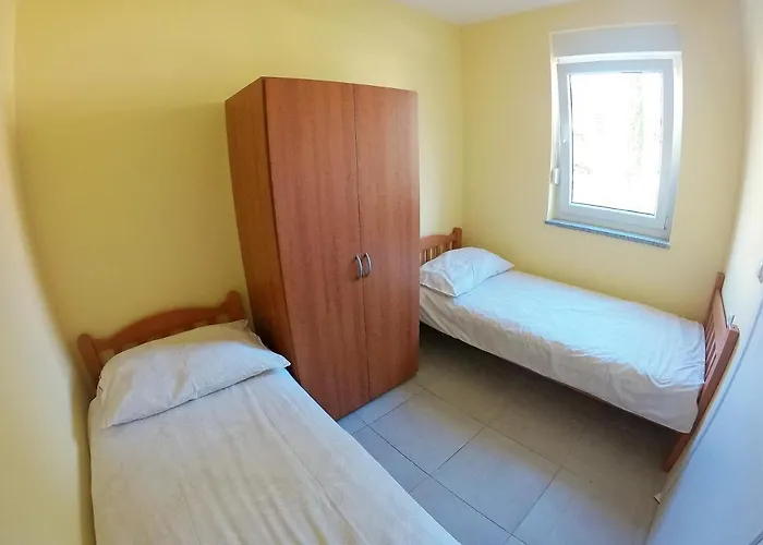 Апартаменты Solaris Modern With Sea View & Free Private Parking