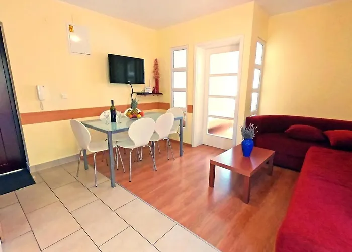 Solaris Modern With Sea View & Free Private Parking *