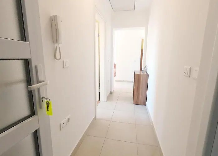 Solaris Modern With Sea View & Free Private Parking Апартаменты *