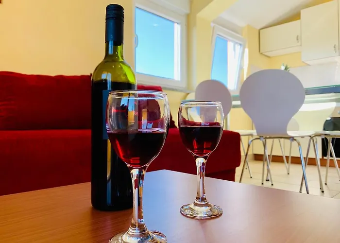 Solaris Modern With Sea View & Free Private Parking Апартаменты